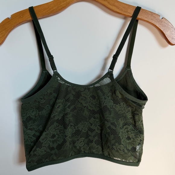 Colsie Lace Top - Picture 2 of 4